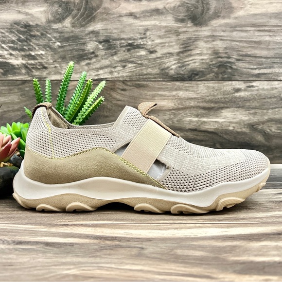 NIB Earth Origins Tanvi 8W 9W Knit Trail Slip On Sneaker Sand White Fabric - Picture 7 of 14
